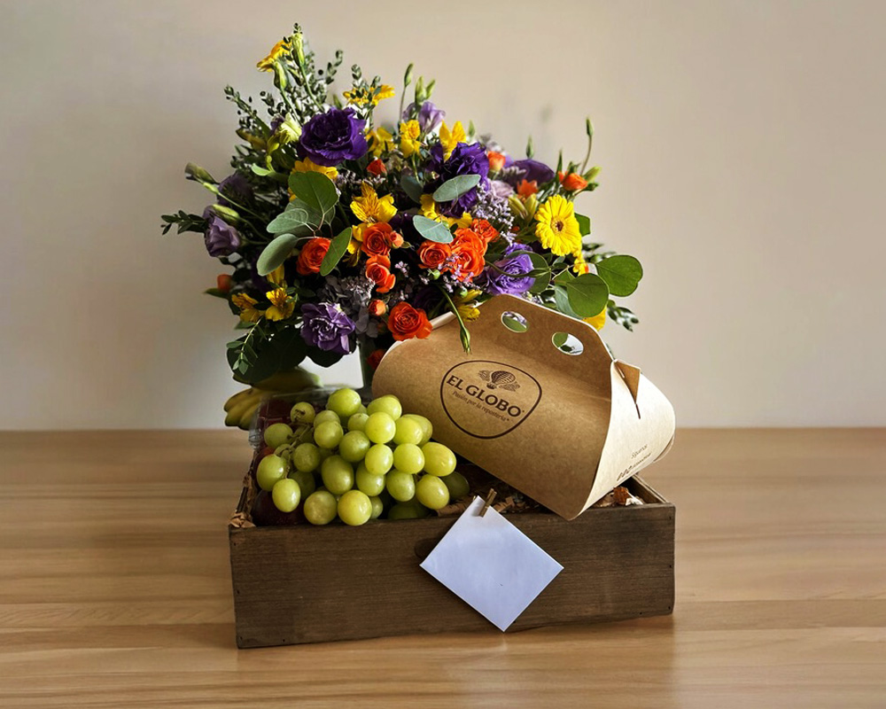 Desarrollo floral personalizado para marca con regalo corporativo